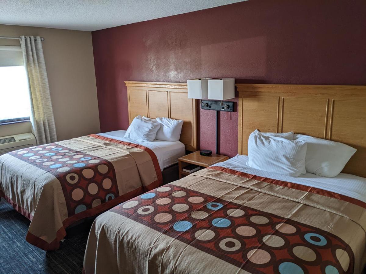 Hotel Super 8 By Wyndham Baxter/Brainerd Area Esterno foto