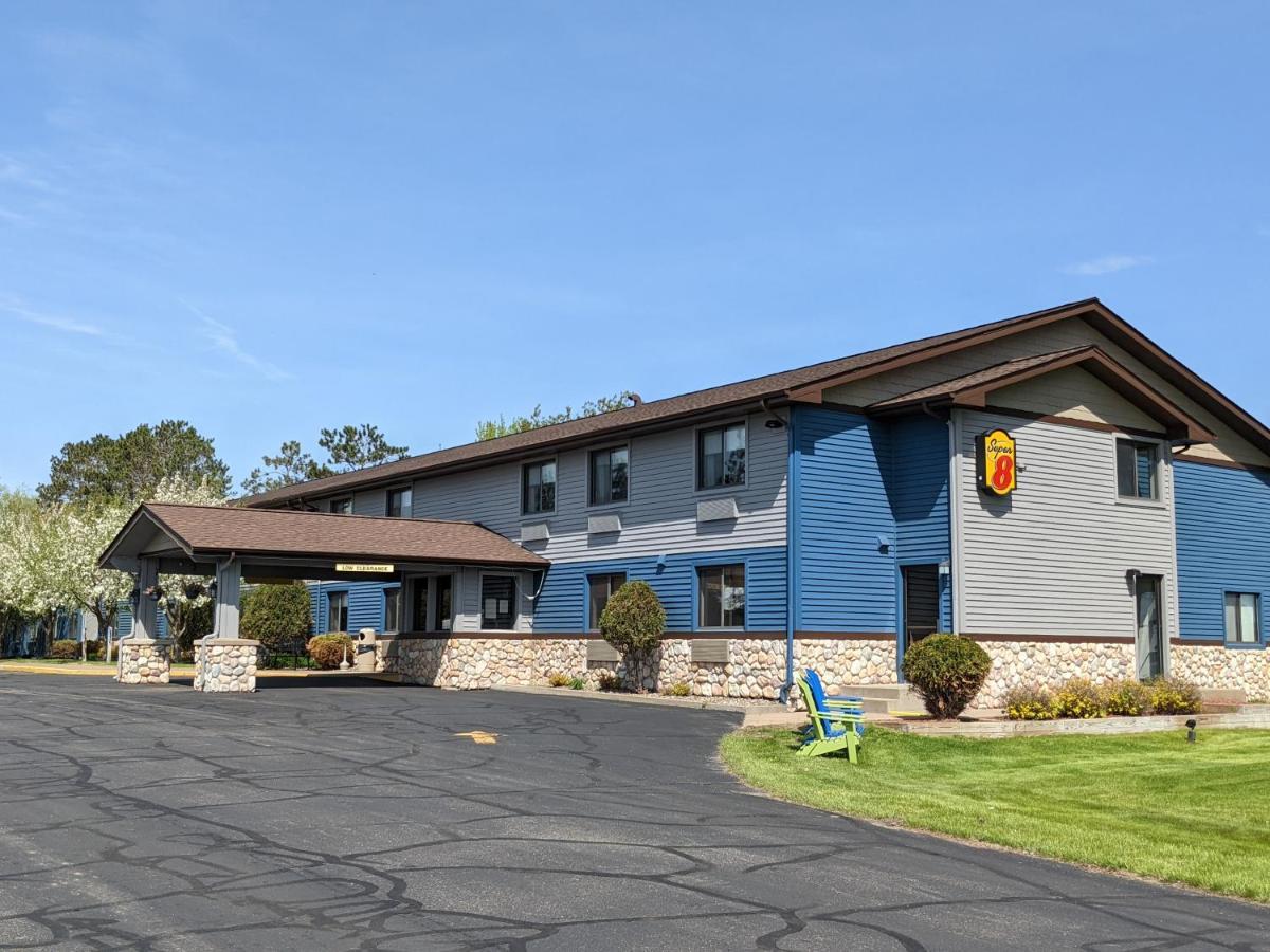 Hotel Super 8 By Wyndham Baxter/Brainerd Area Esterno foto