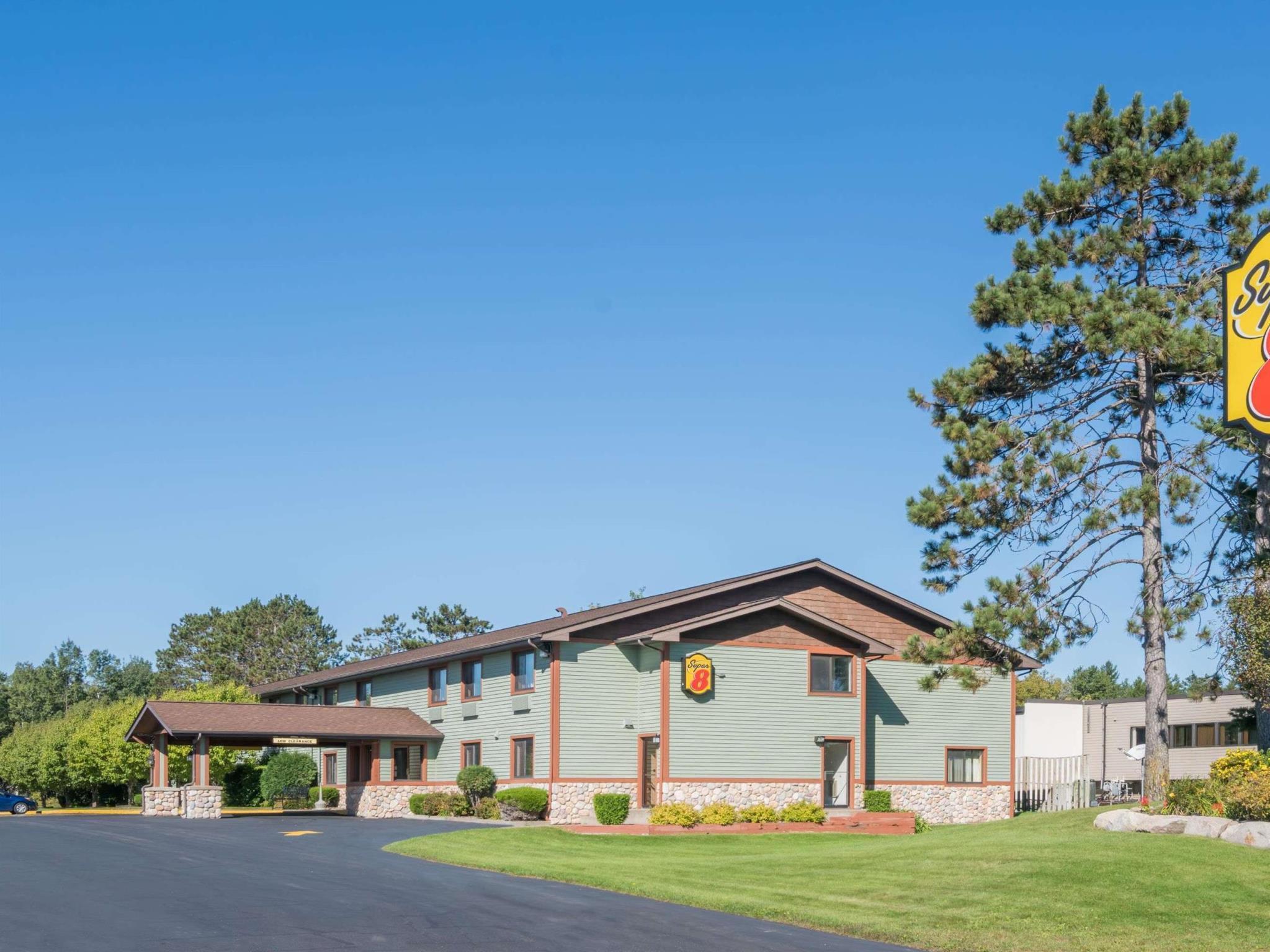 Hotel Super 8 By Wyndham Baxter/Brainerd Area Esterno foto