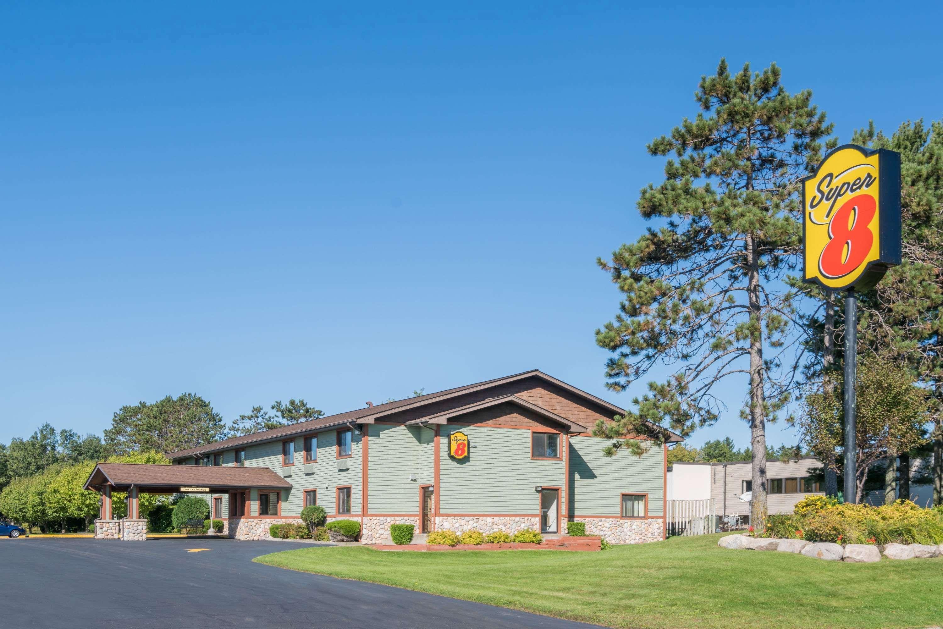 Hotel Super 8 By Wyndham Baxter/Brainerd Area Esterno foto