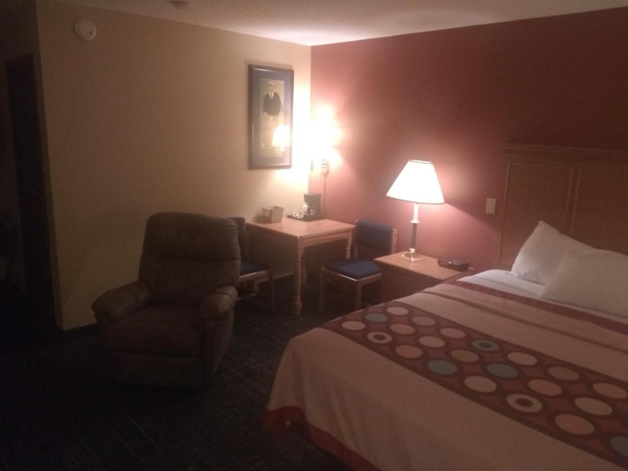Hotel Super 8 By Wyndham Baxter/Brainerd Area Esterno foto